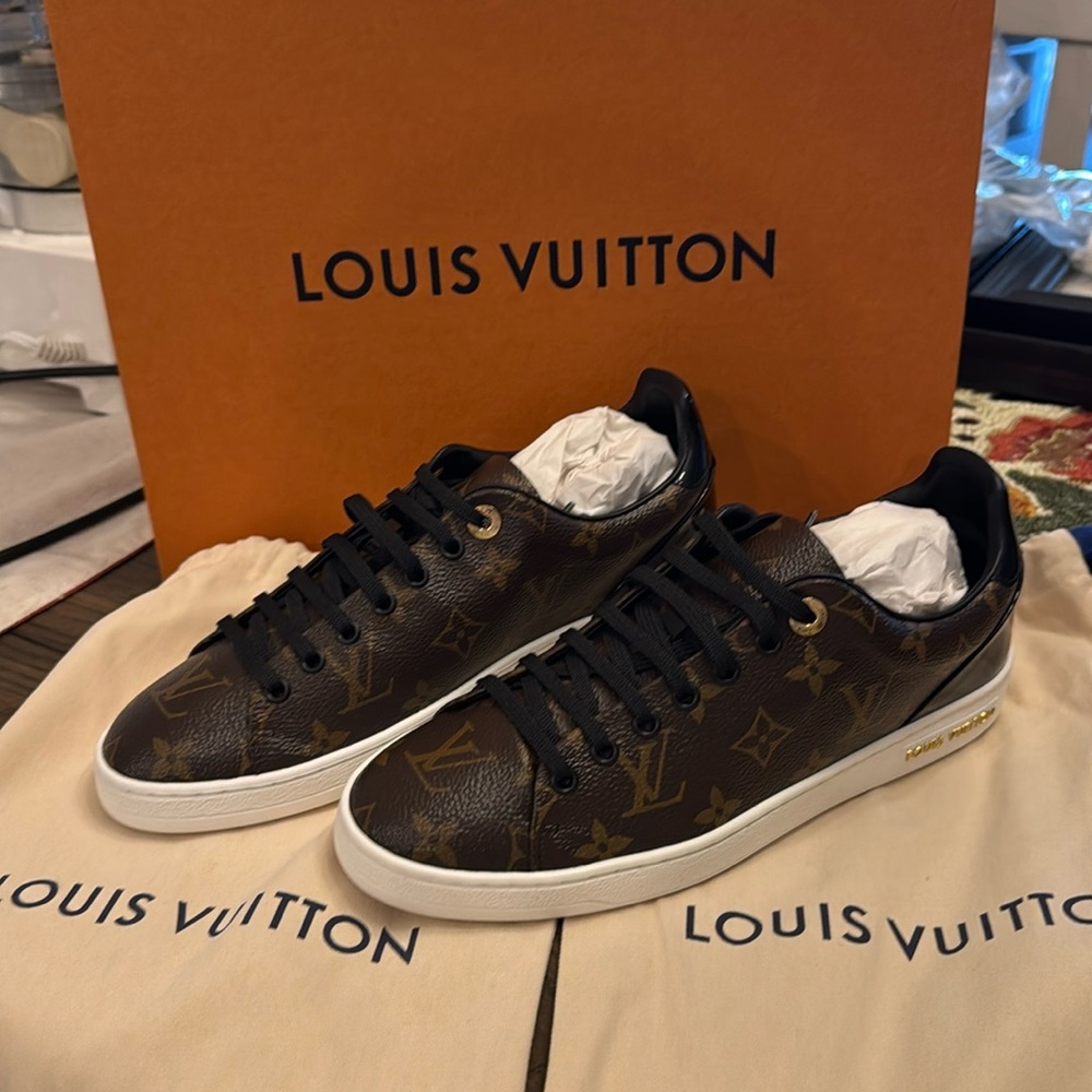 ***NEVER WORN***Louis Vuitton Frontrow Sneaker